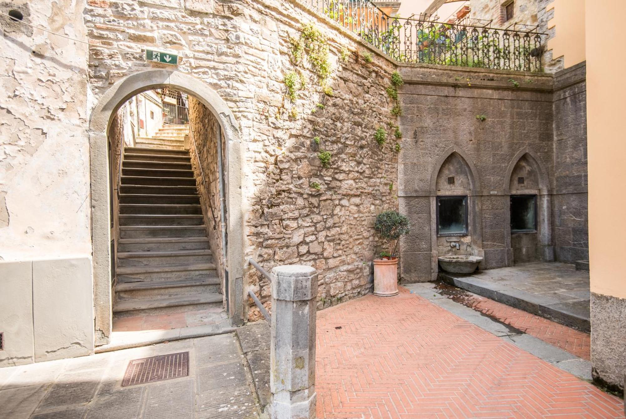 L'arco Della Fonte *