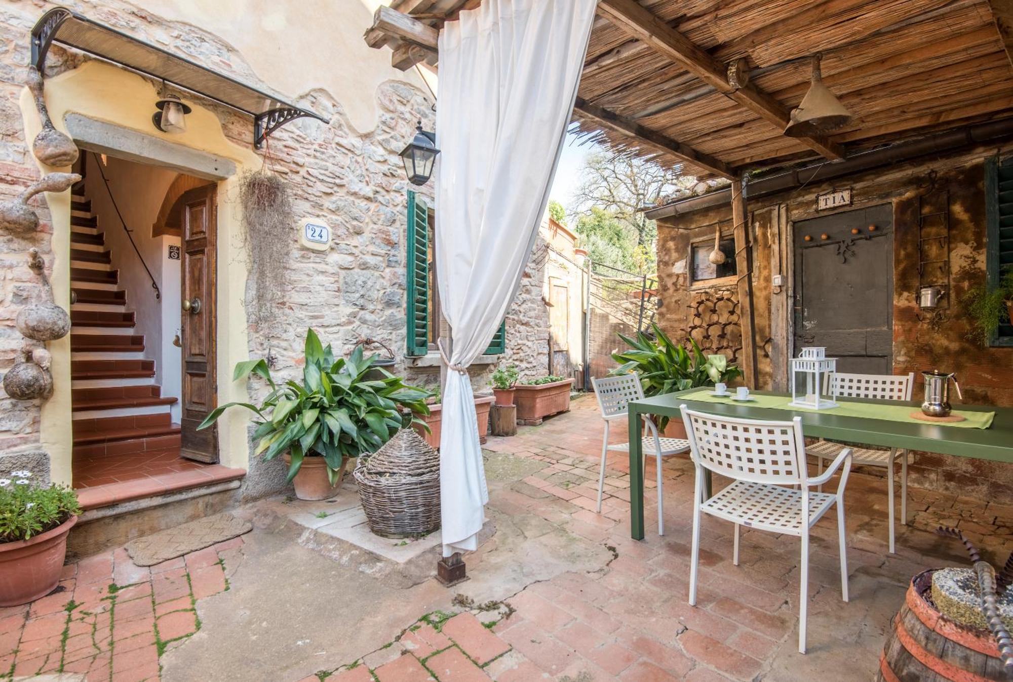 L'arco Della Fonte Gaiole in Chianti